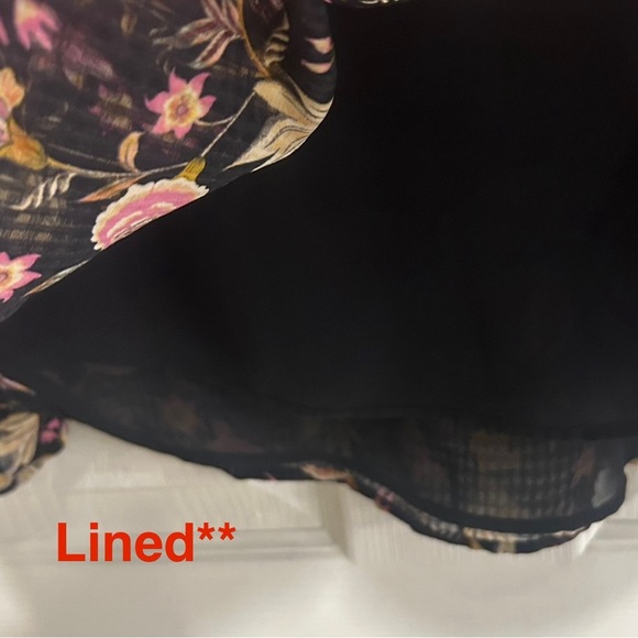 LOFT Women’s Black Blouse with Pink Yellow Floral Pattern Ruffle Trim Sz. Medium - Picture 9 of 9